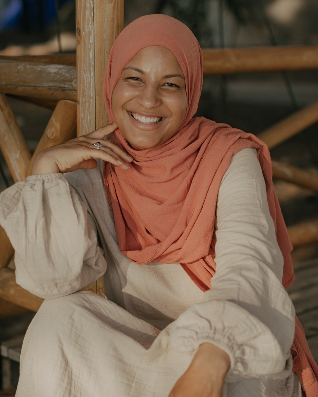 Crinkle chiffon hijab "Sandy" made of viscose and linen (Fox Red)