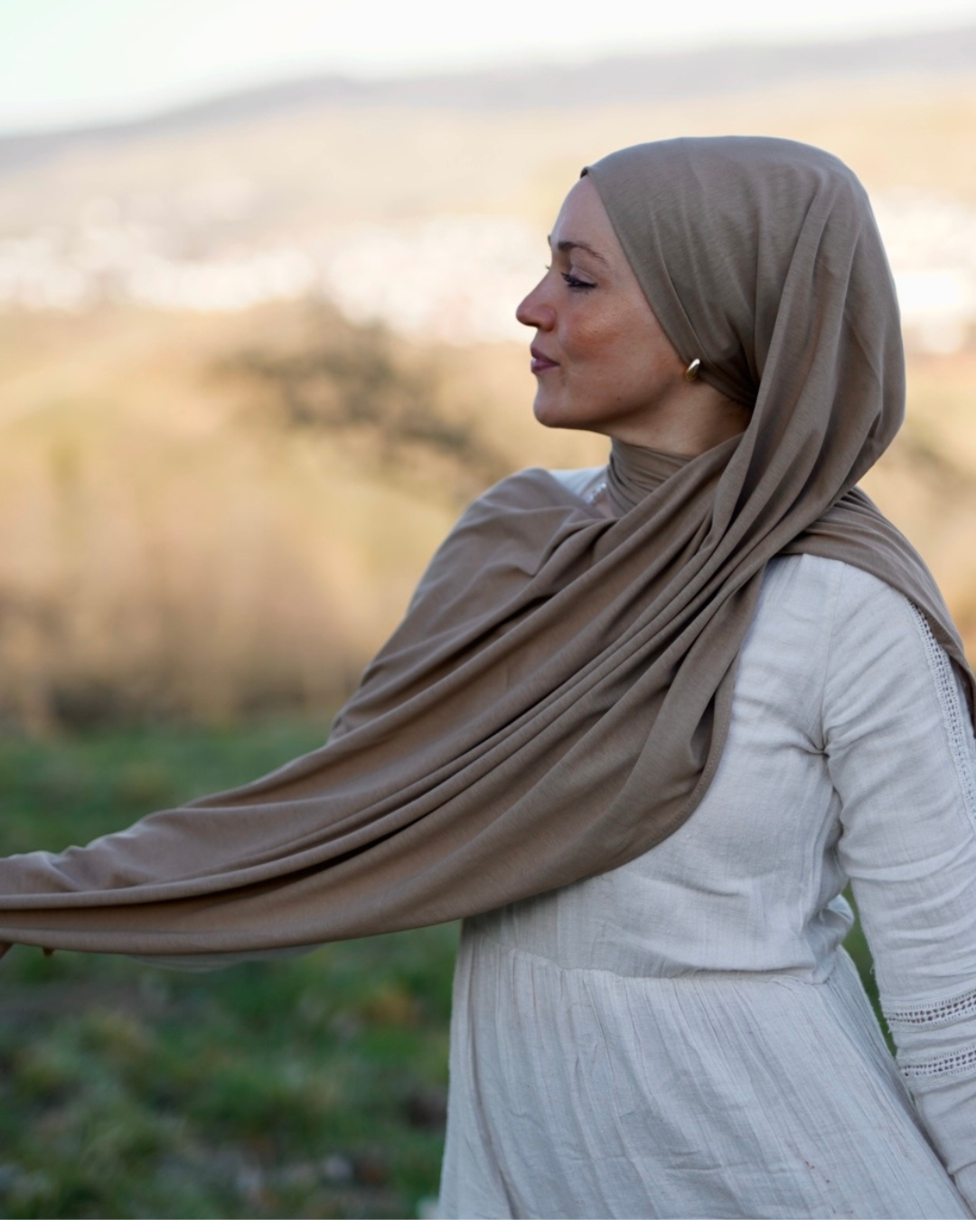 Lightweight jersey hijab "Hava" made from 100% organic cotton - Warm Almond