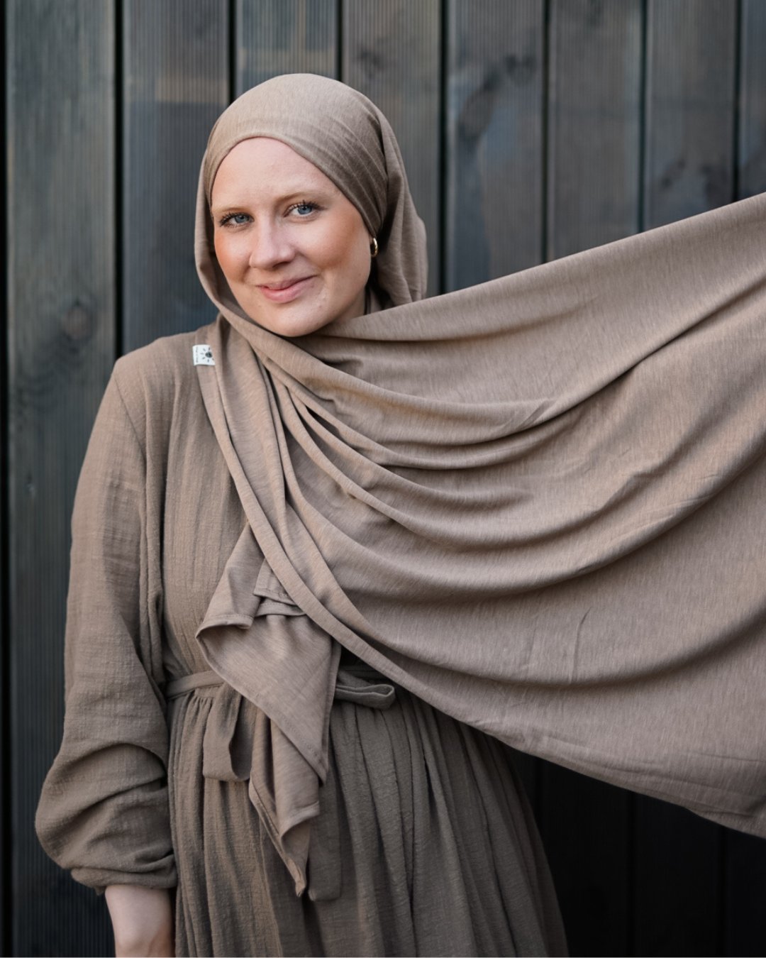 Premium jersey hijab "Mariposa" made of silk and organic cotton (hazelnut)