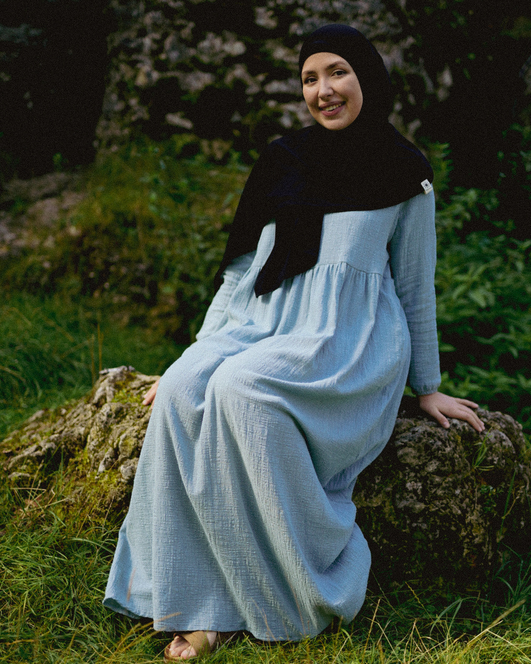 Lightweight jersey hijab "Hava" made from 100% organic cotton (Black Night)
