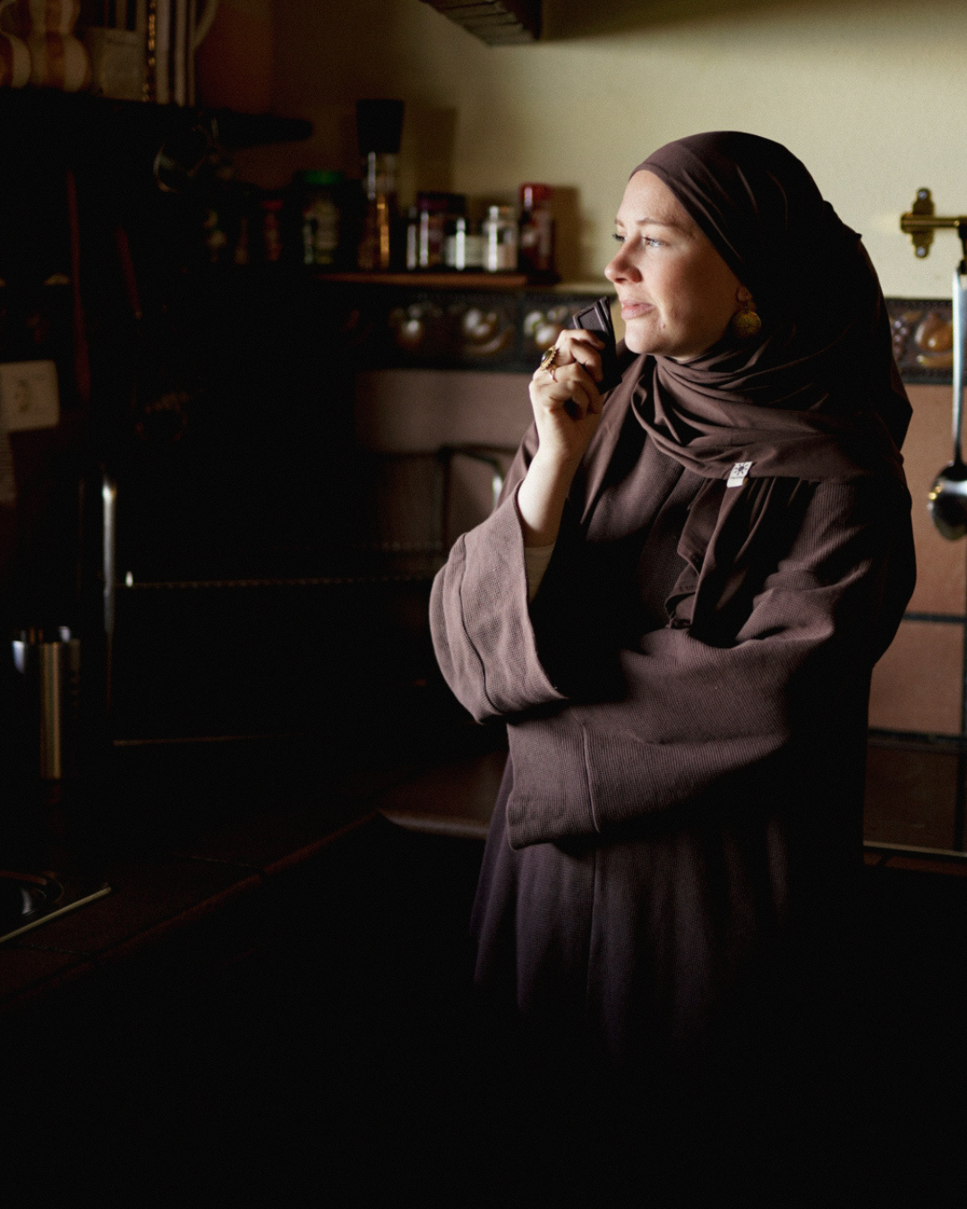 Lightweight jersey hijab "Hava" made from 100% organic cotton (Mousse au Chocolat)