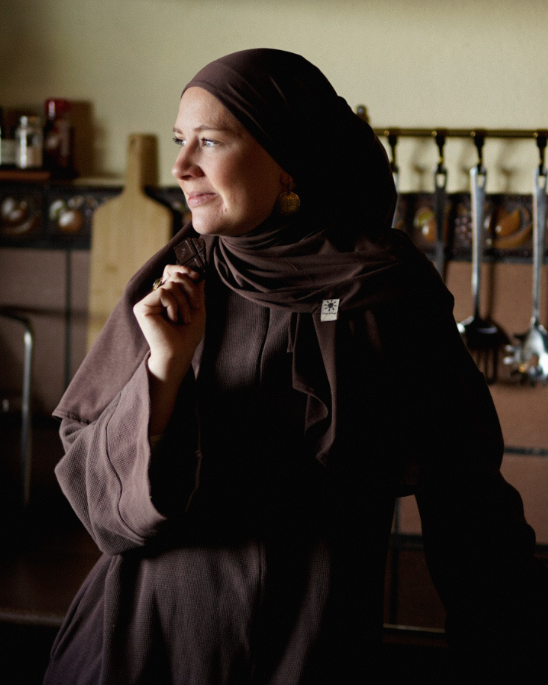 Lightweight jersey hijab "Hava" made from 100% organic cotton (Mousse au Chocolat)