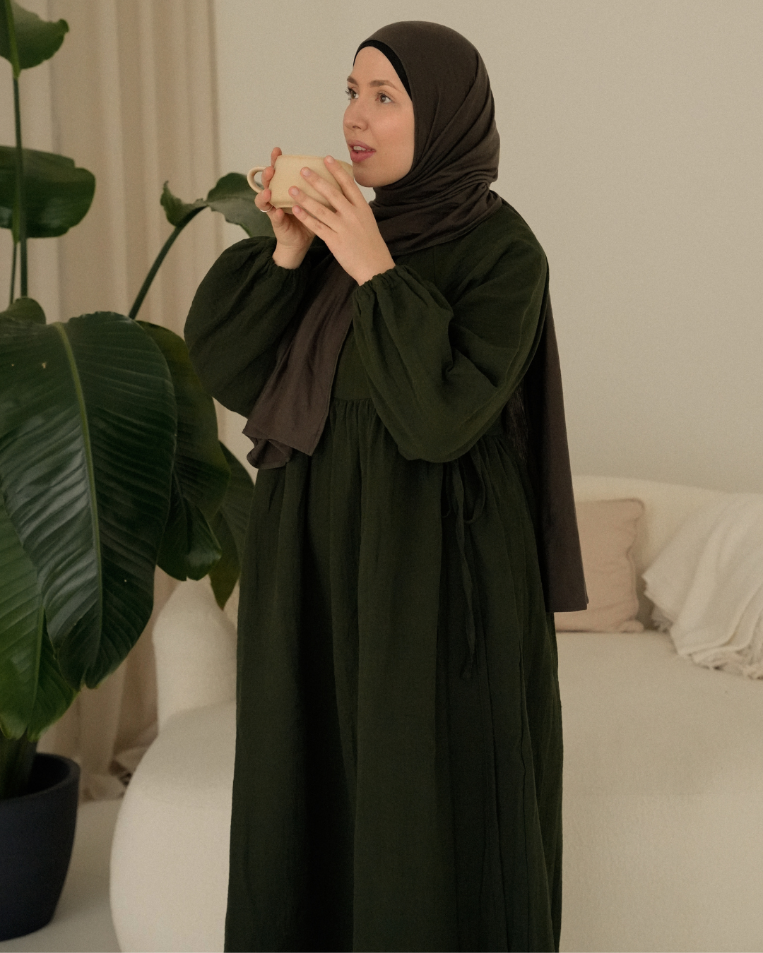 Breastfeeding-friendly wrap abaya "Lunaria" made from organic cotton (moss)