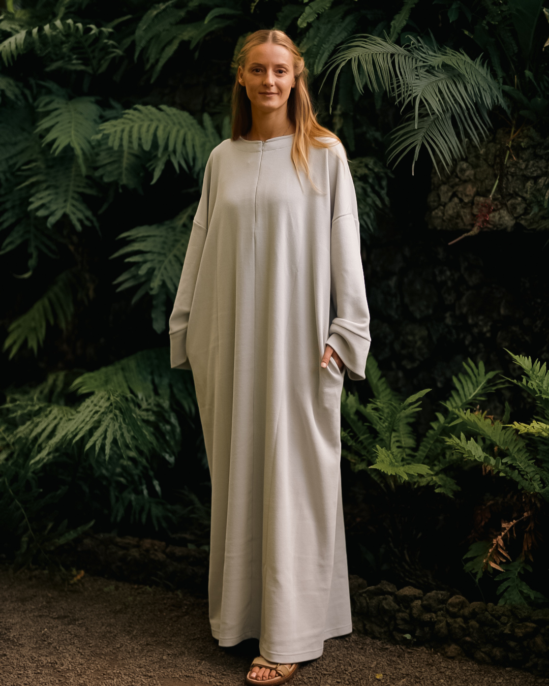 Warm "Laila" abaya made from organic cotton (Cloud Dancer)