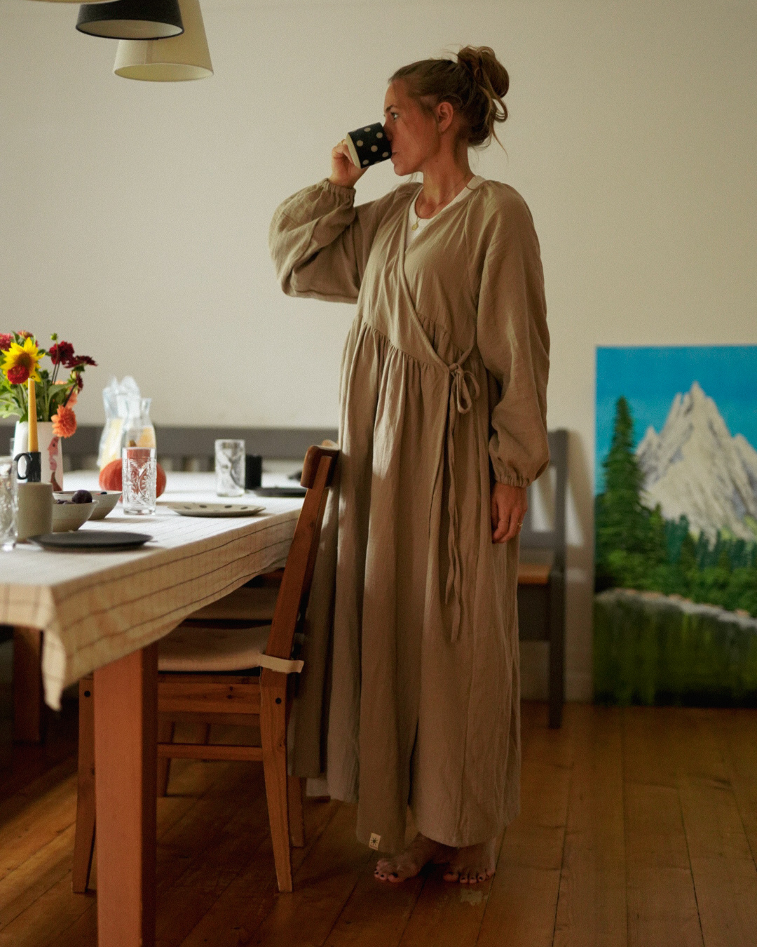 Breastfeeding-friendly wrap abaya "Lunaria" made from organic cotton (Vintage Taupe)
