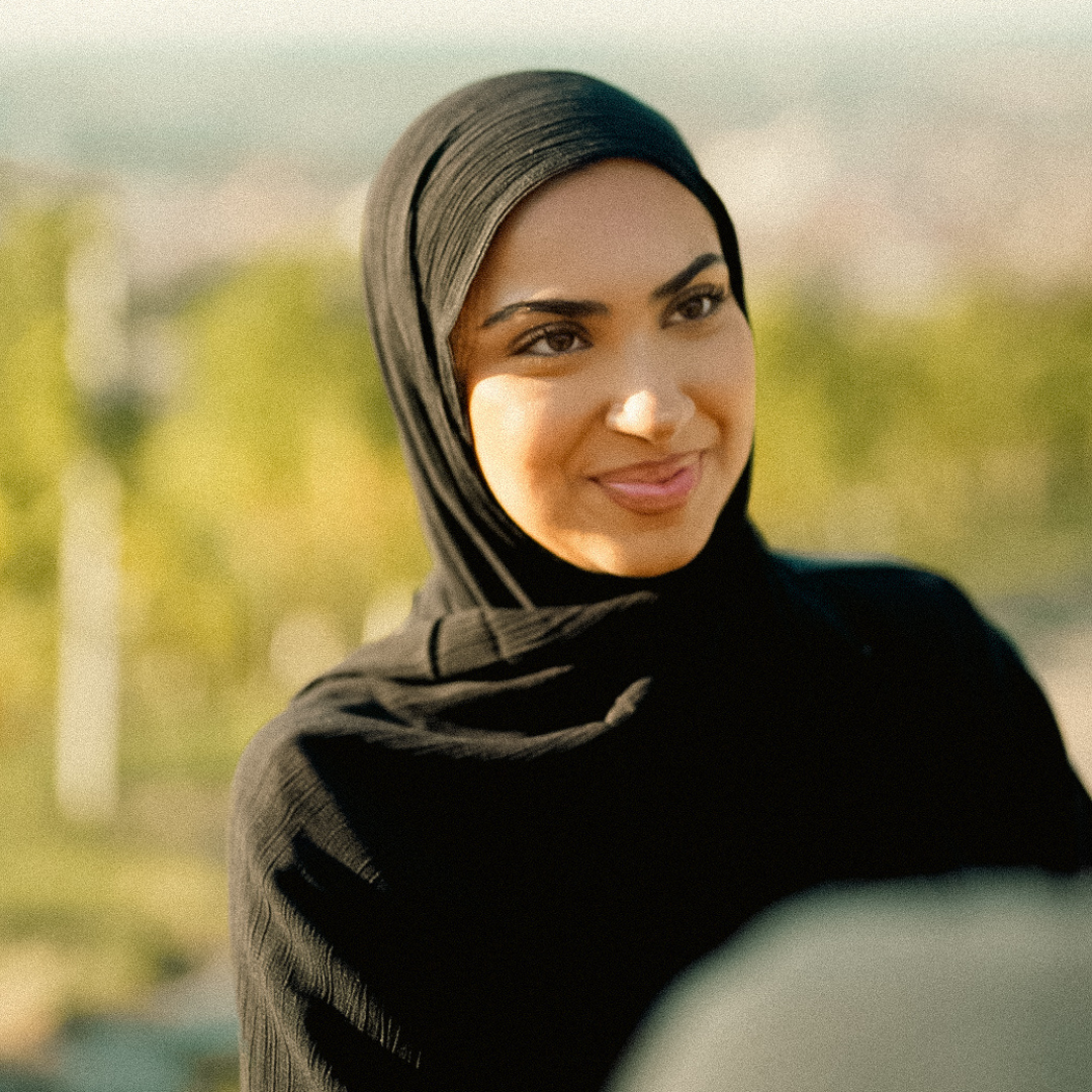 Crinkle chiffon hijab "Sandy" made of viscose and linen (Black)