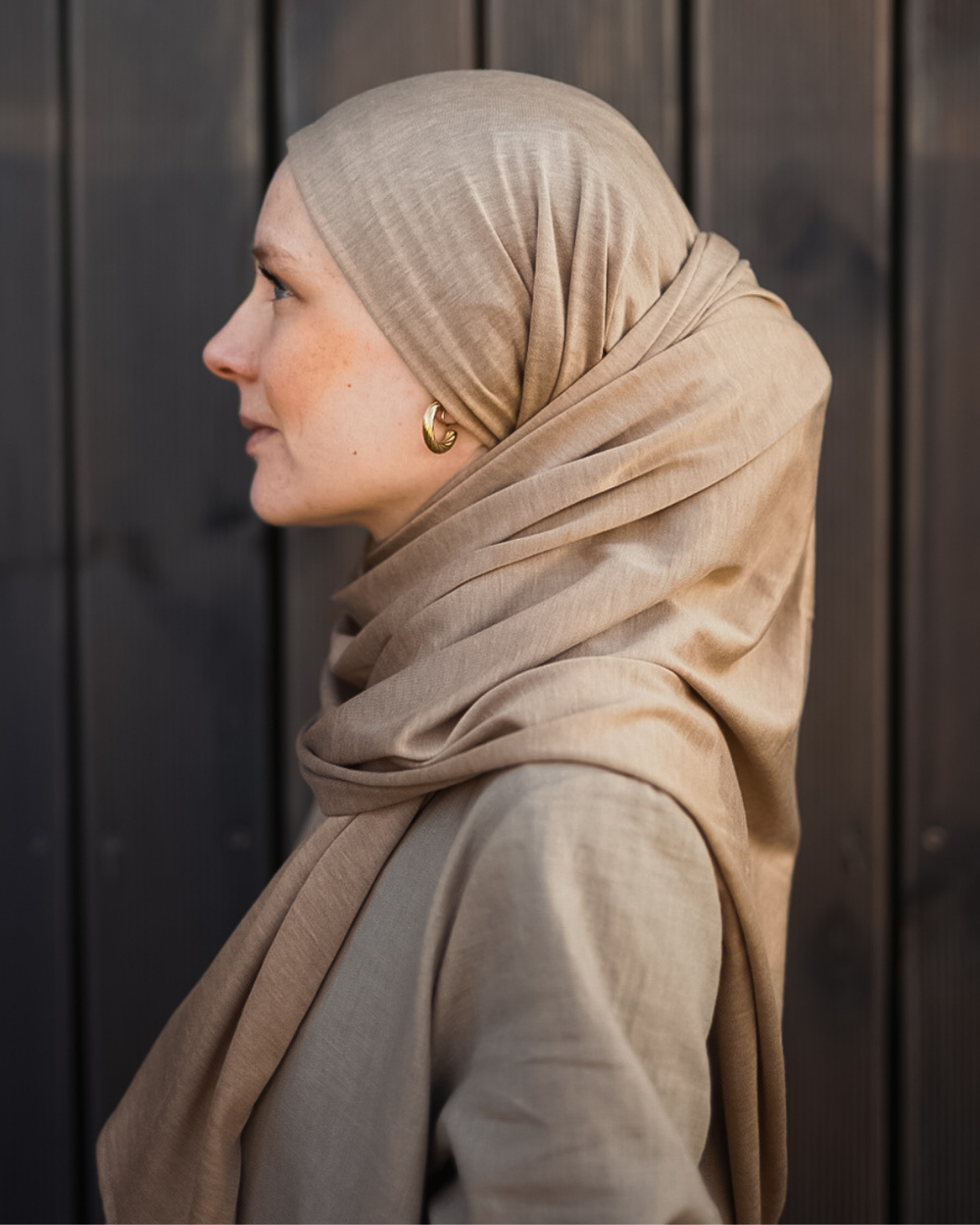 Premium jersey hijab "Mariposa" made of silk and organic cotton (beige)