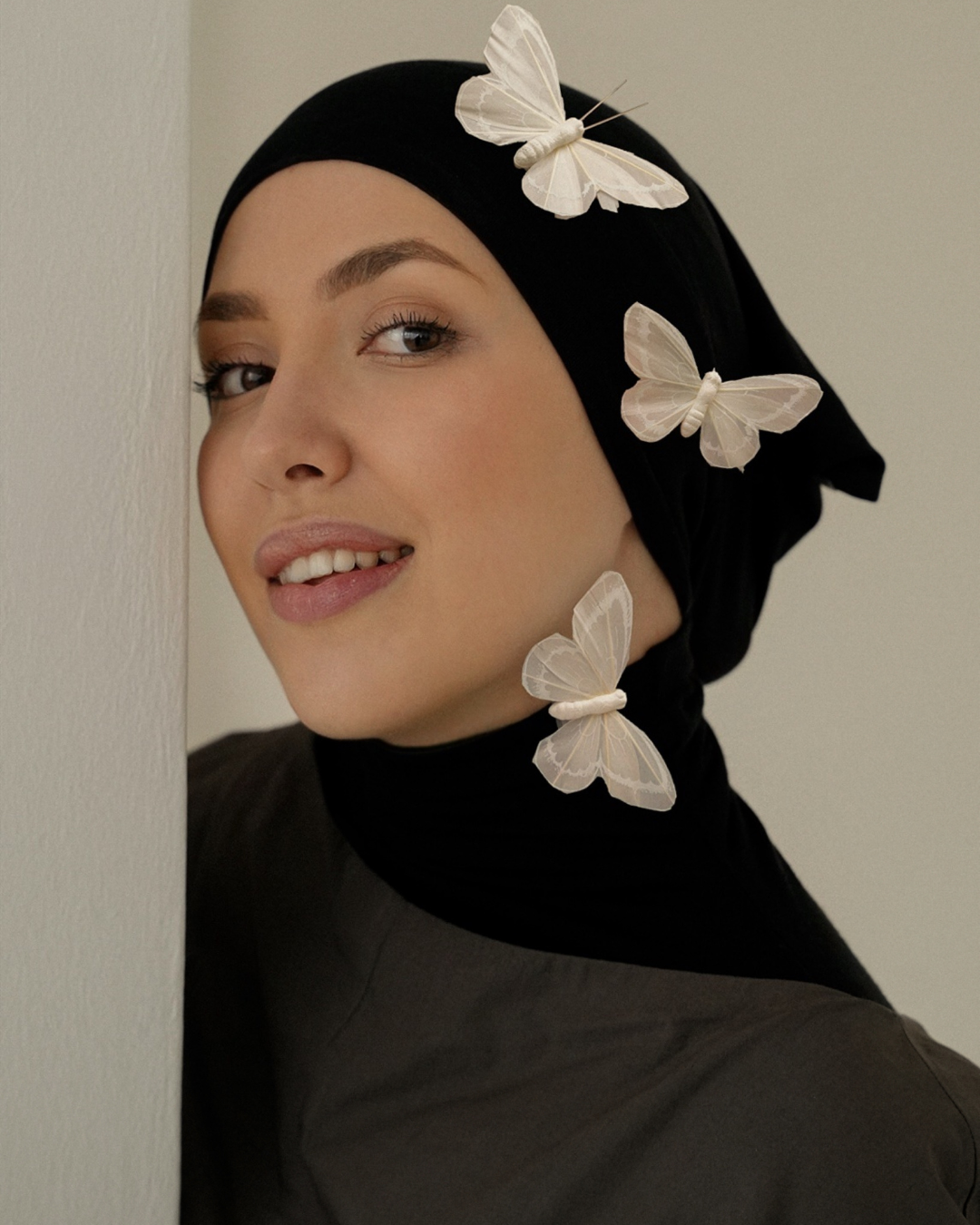 Silk and organic cotton bonnet "Mariposa" (Black)