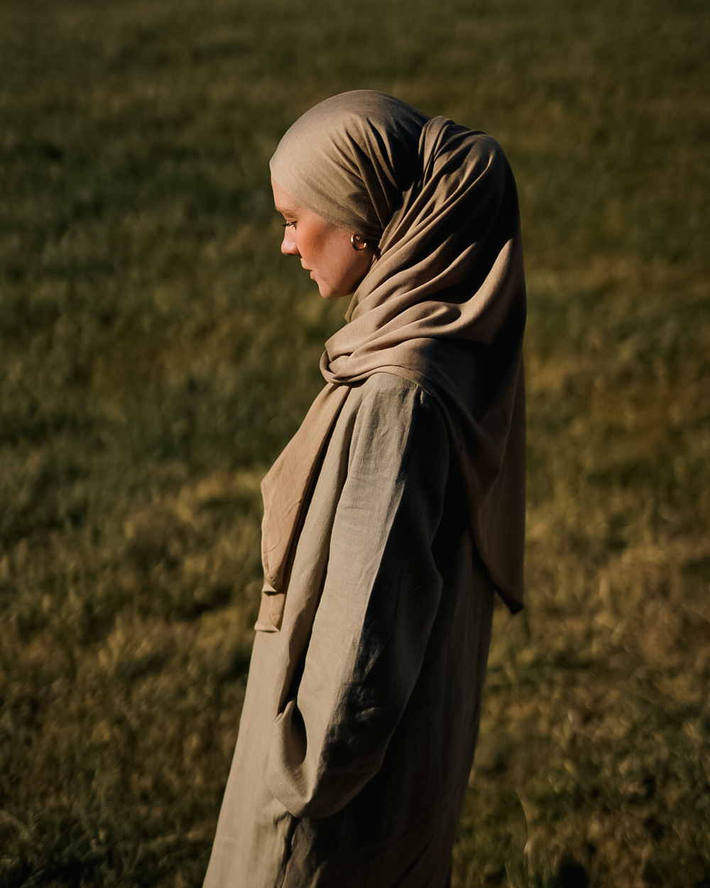 Premium jersey hijab "Mariposa" made of silk and organic cotton (beige)