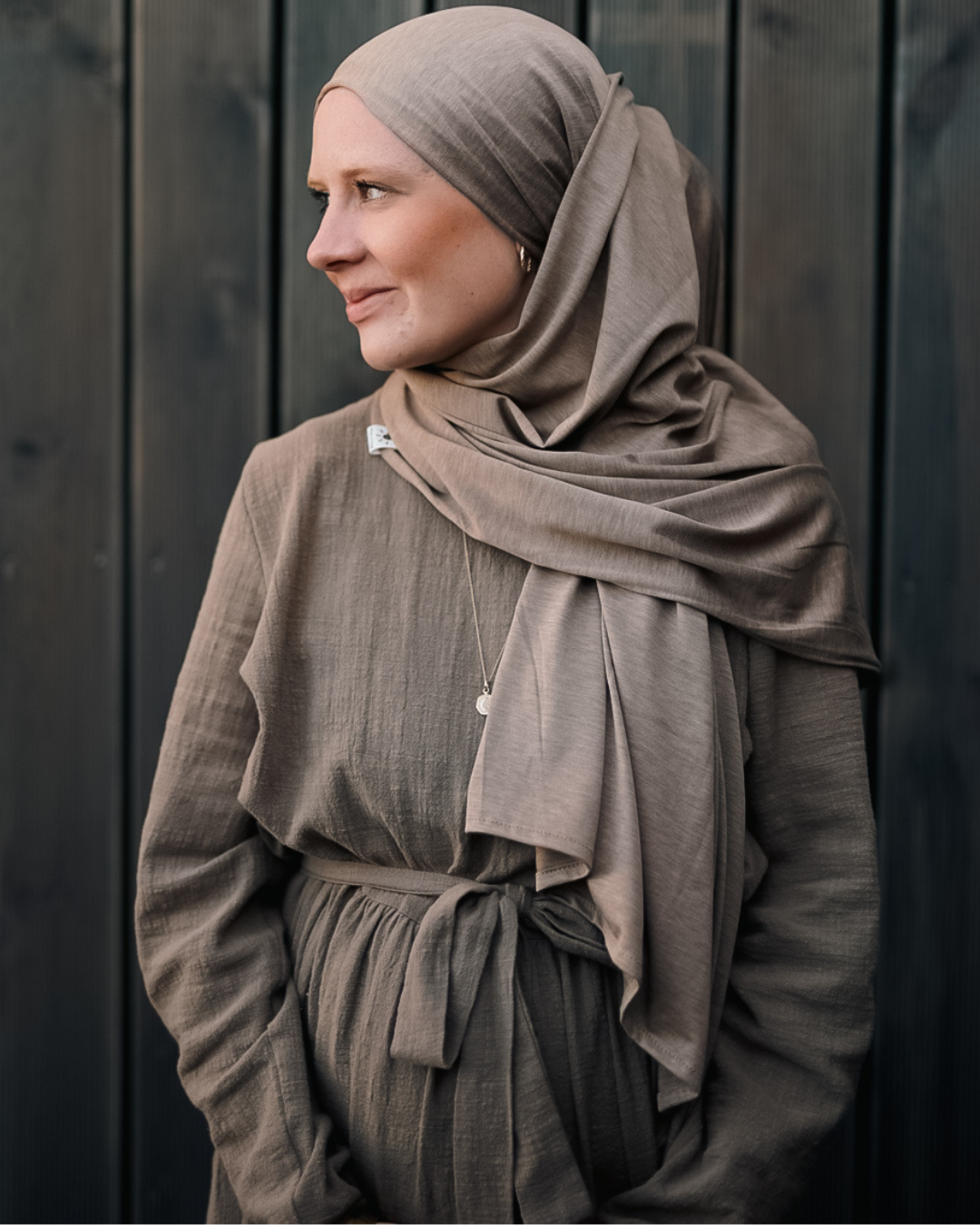 Premium jersey hijab "Mariposa" made of silk and organic cotton (hazelnut)