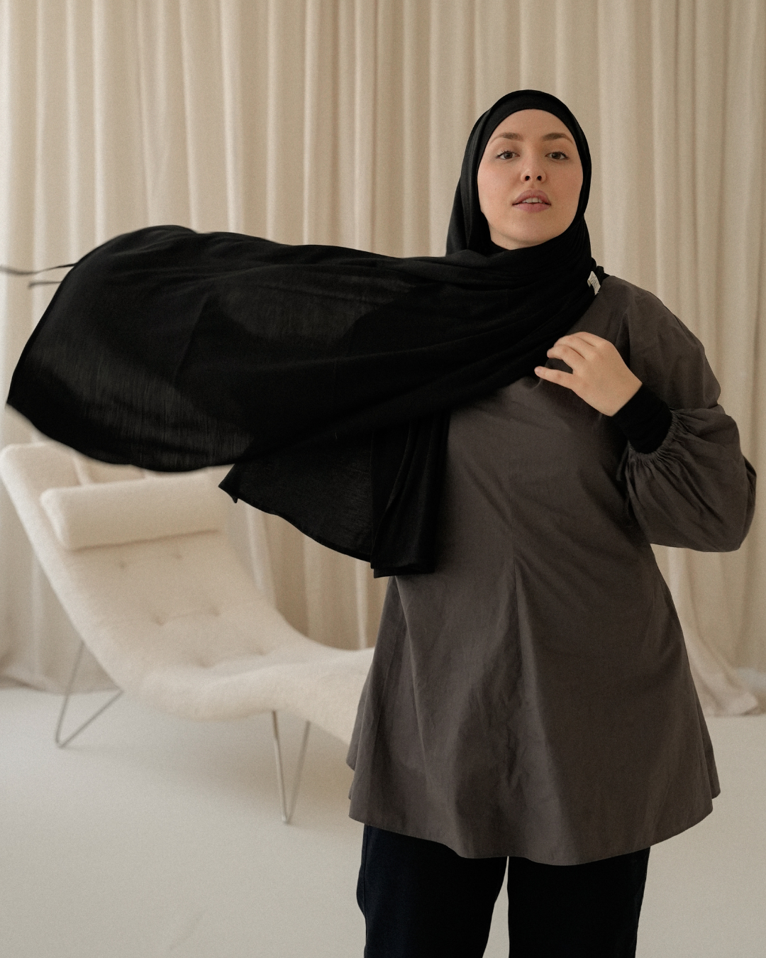 Premium jersey hijab "Mariposa" made of silk and organic cotton (Black)