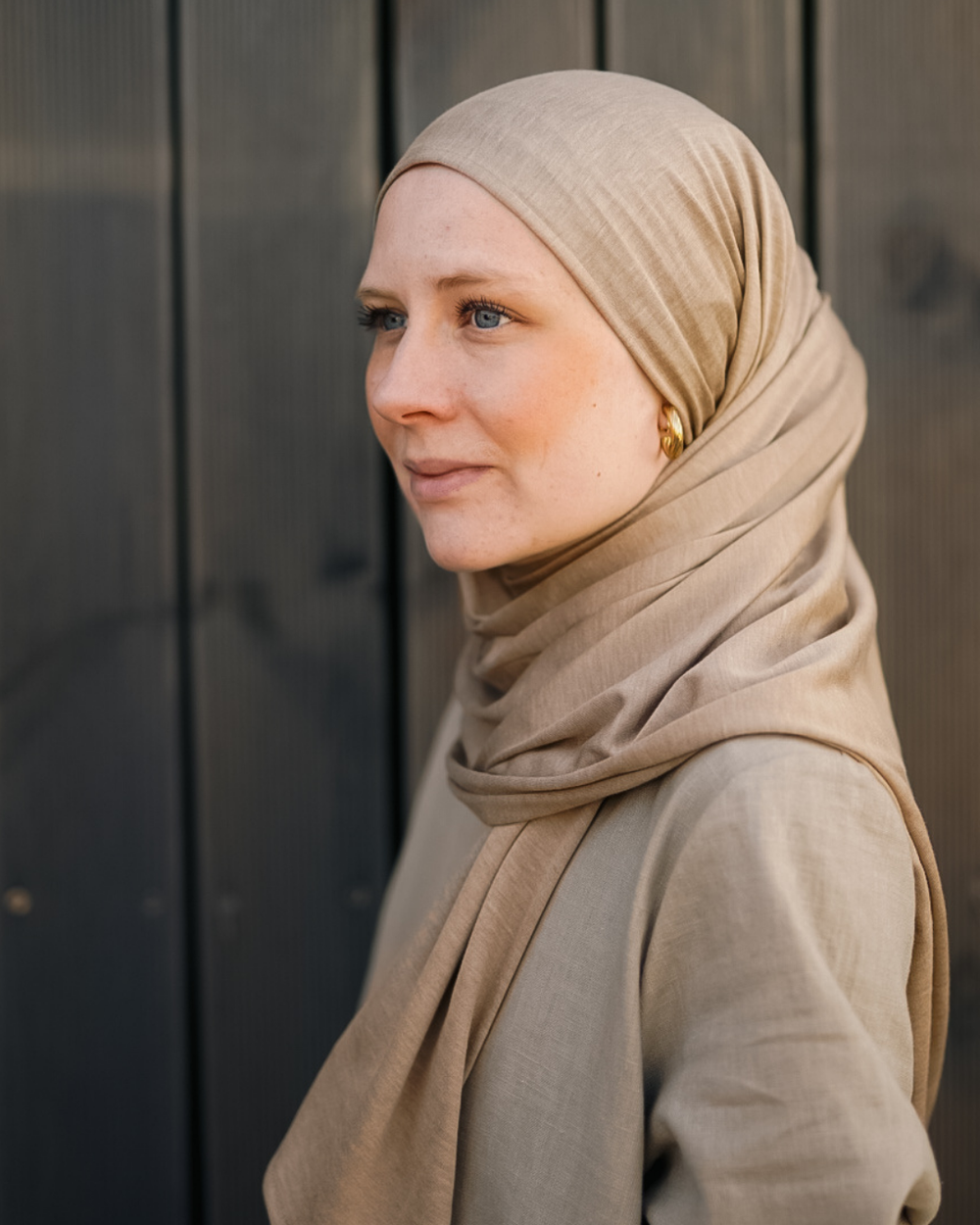 Premium jersey hijab "Mariposa" made of silk and organic cotton (beige)