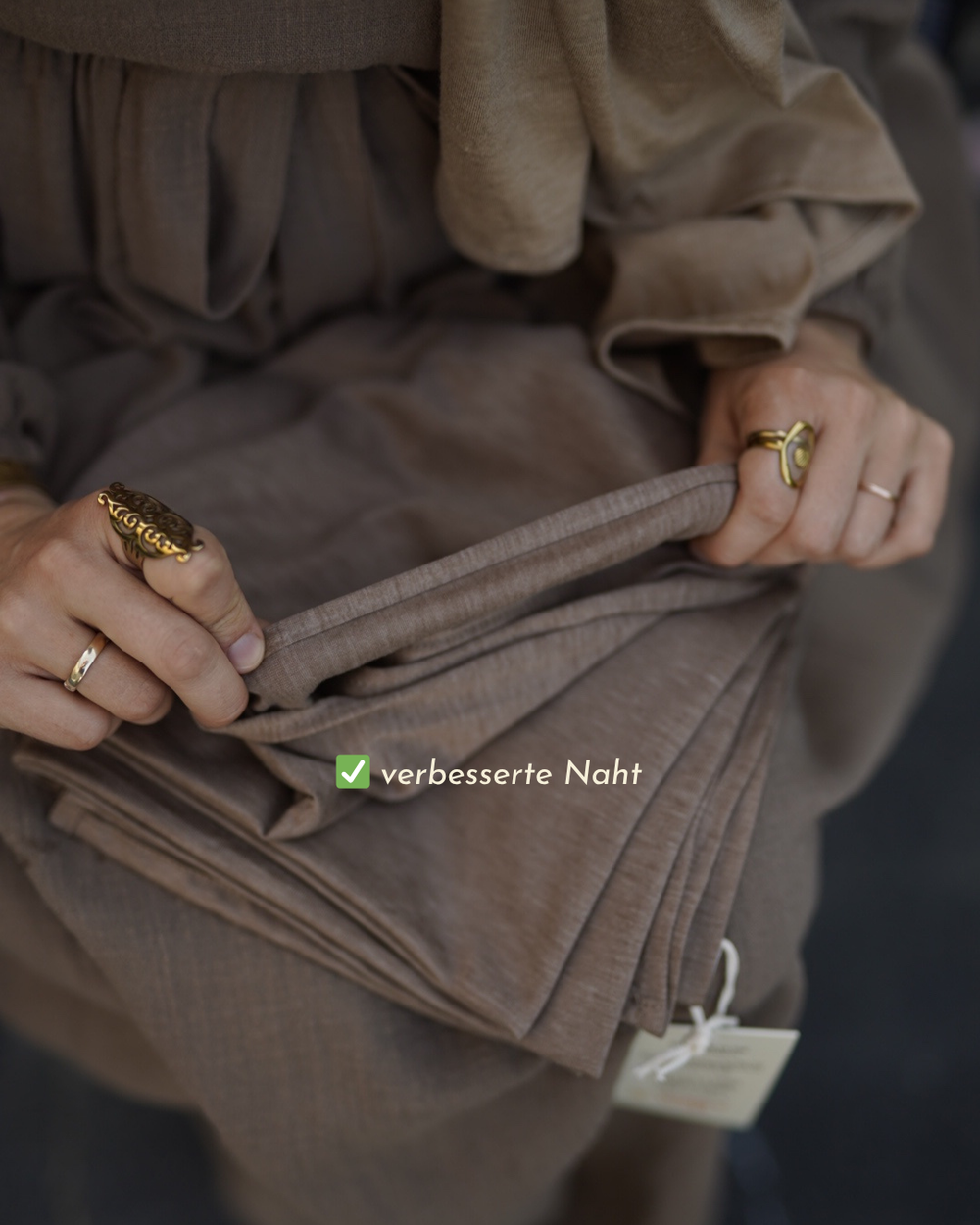 Premium jersey hijab "Mariposa" made of silk and organic cotton (hazelnut)