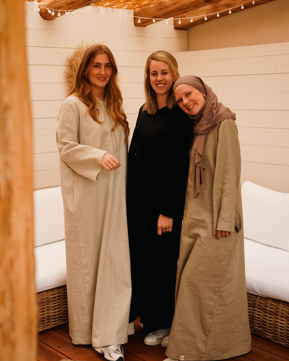 Linen abaya "Alma" with cotton - black