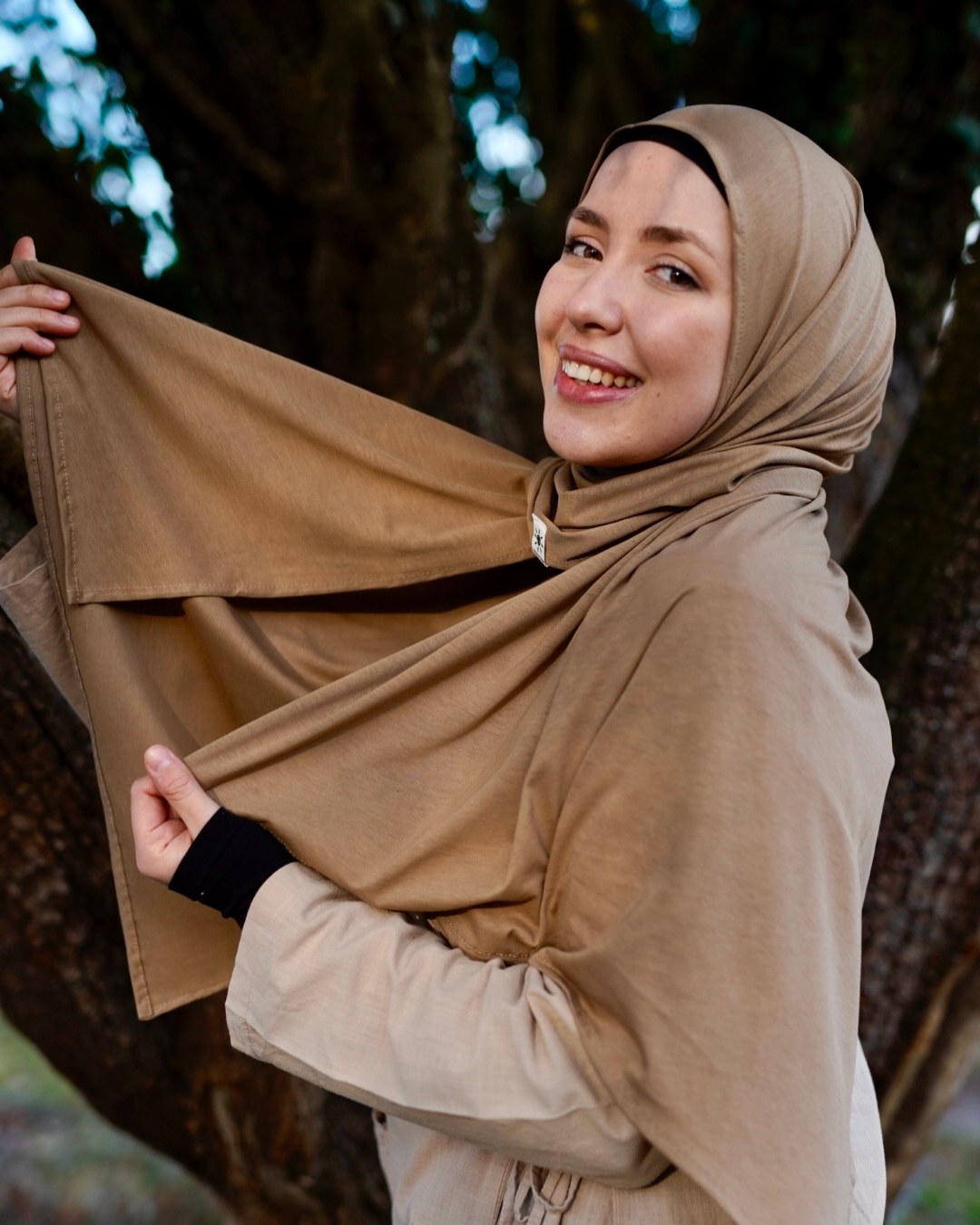 Lightweight jersey hijab "Hava" made from 100% organic cotton - Warm Almond