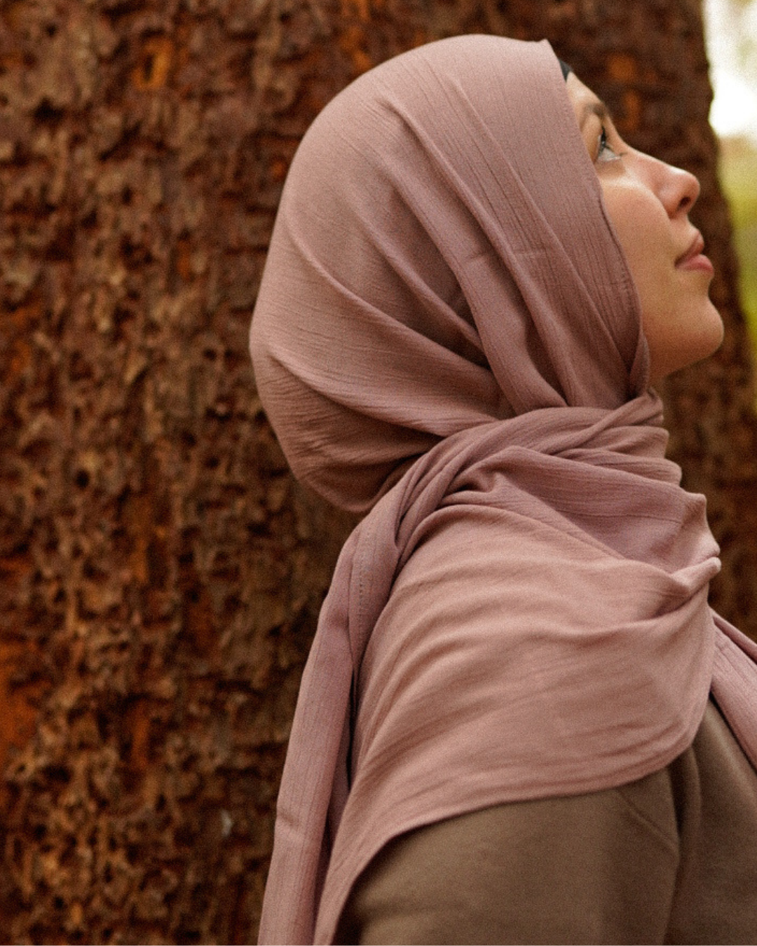 Crinkle chiffon hijab "Sandy" made of viscose and linen (Lilac)