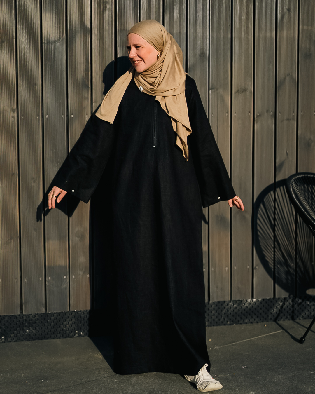 Linen abaya "Alma" with cotton - black