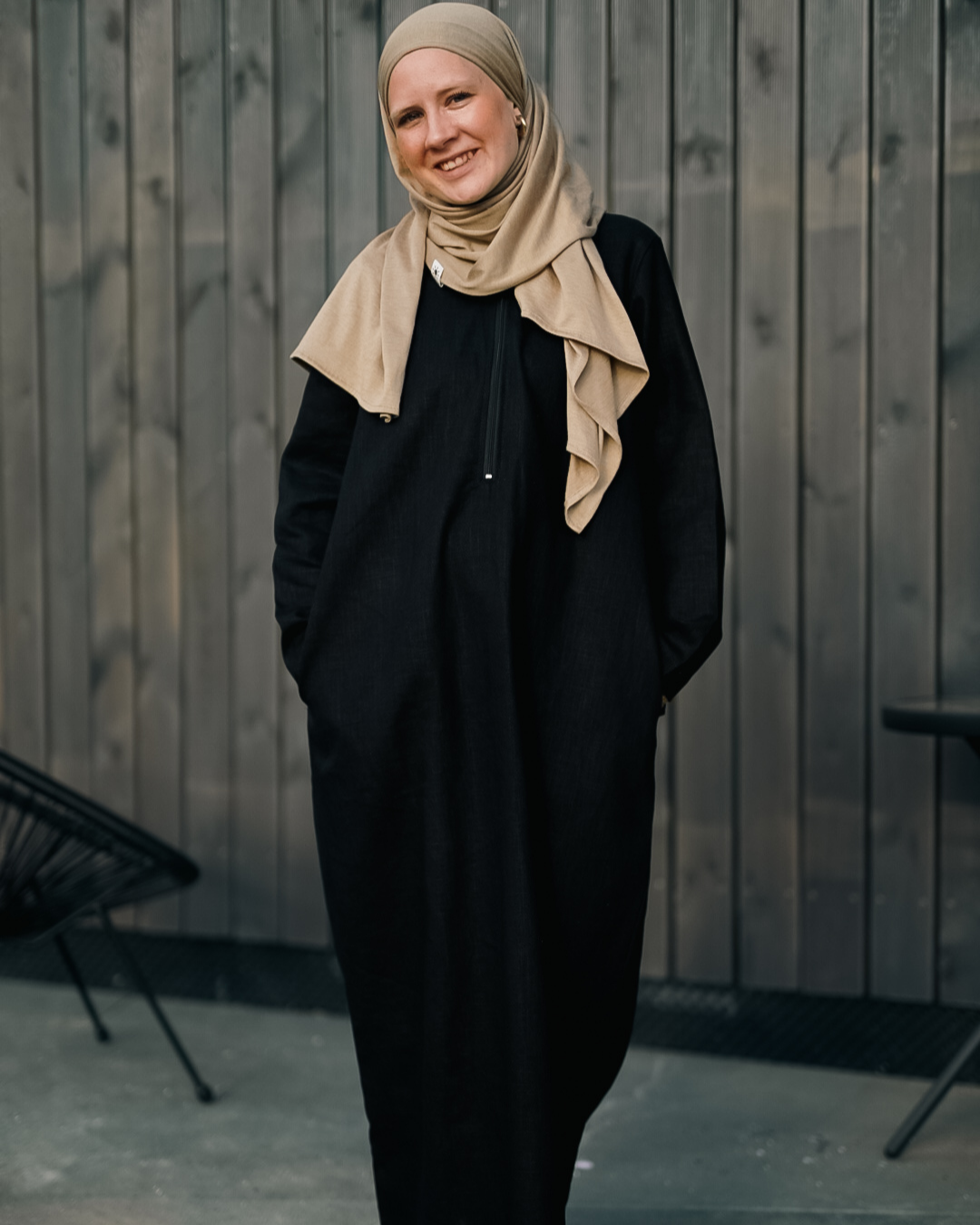 Linen abaya "Alma" with cotton - black
