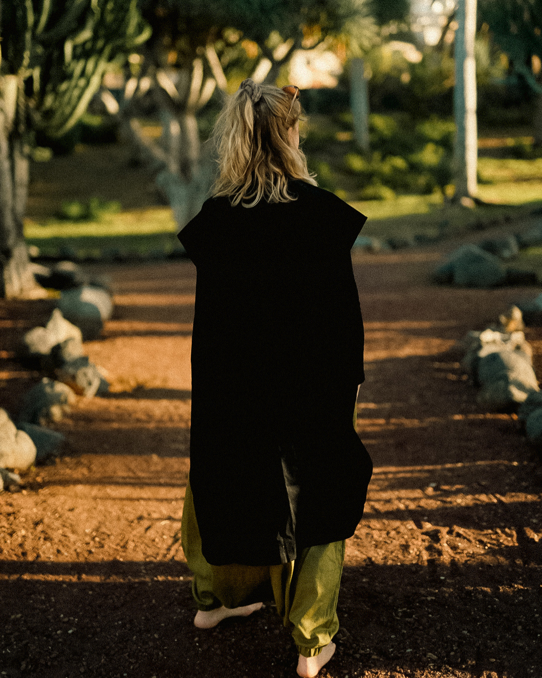 Linen & cotton slip-on vest "Numa" (Volcanic Sand)