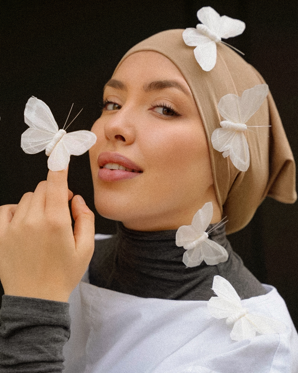 "Mariposa" (beige) silk and organic cotton tube bonnet