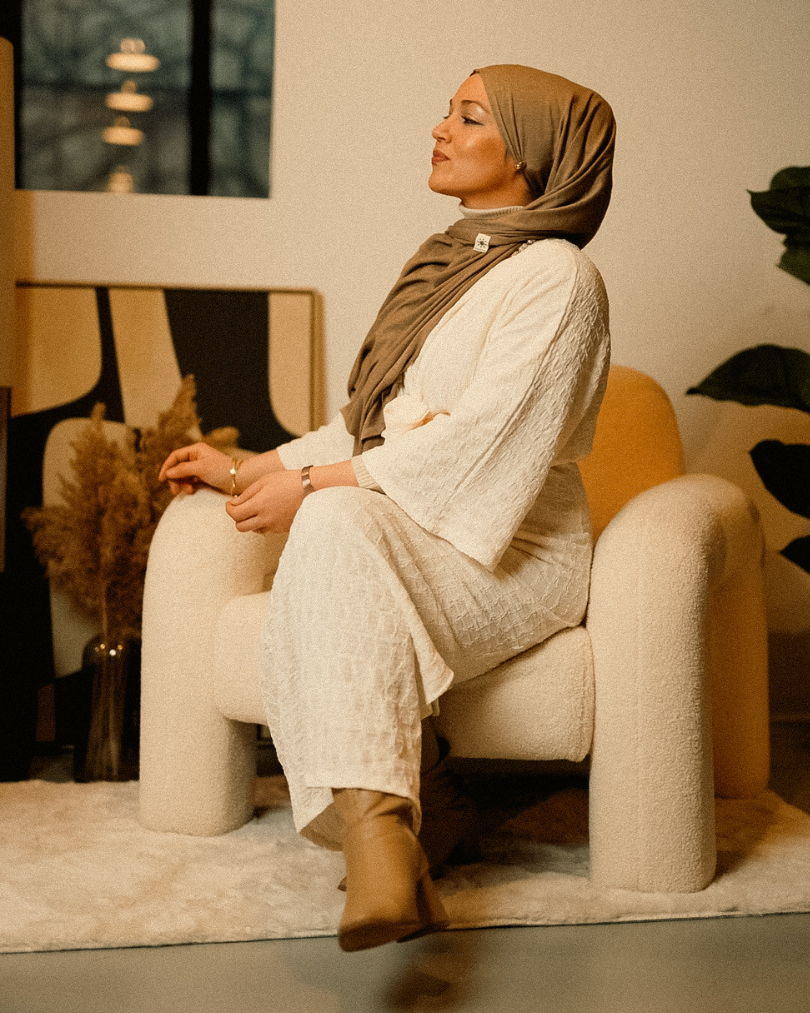 Premium jersey hijab "Mariposa" made of silk and organic cotton (hazelnut)