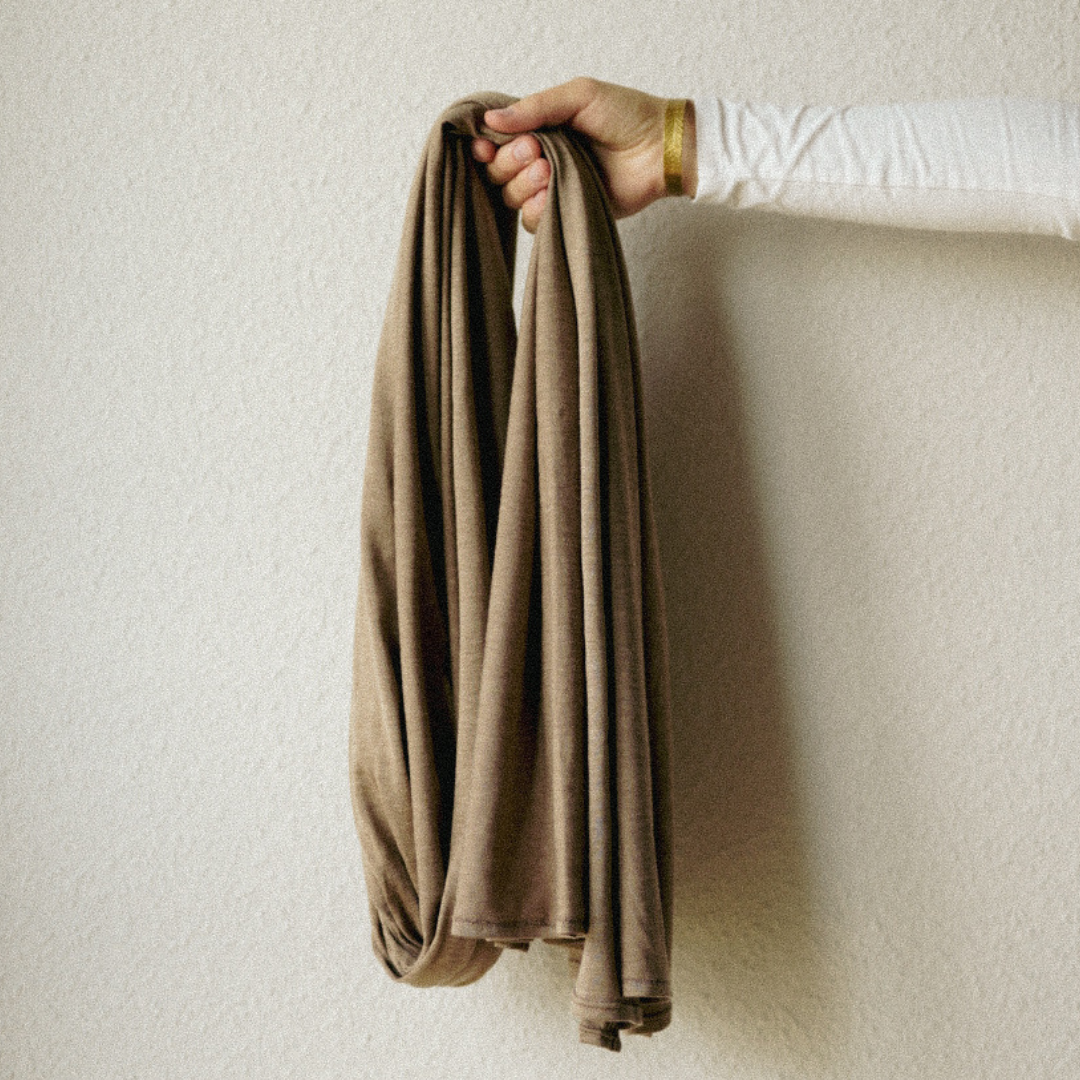 Premium jersey hijab "Mariposa" made of silk and organic cotton (hazelnut)