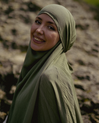 Sandy Crinkle Khimar in viscose and linen (Forest Green)