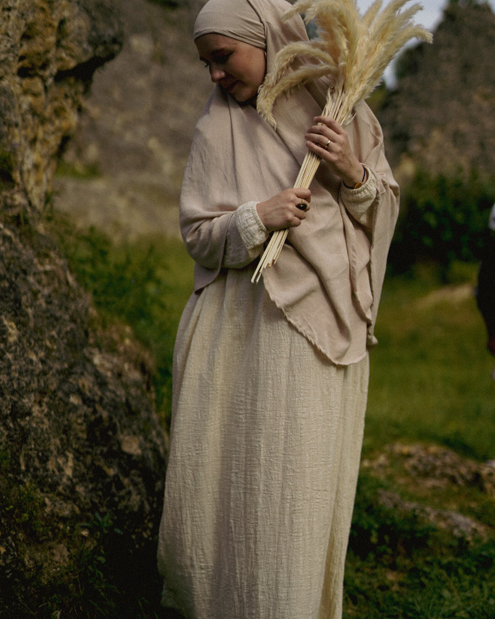 Sandy Crinkle Khimar in viscose and linen (Linen Beige)