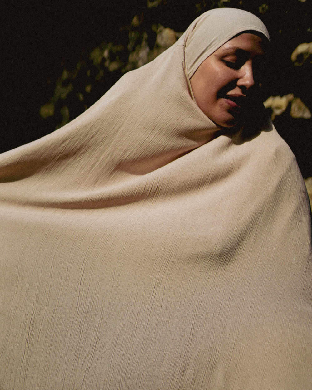 Sandy Crinkle Khimar in viscose and linen (Linen Beige)