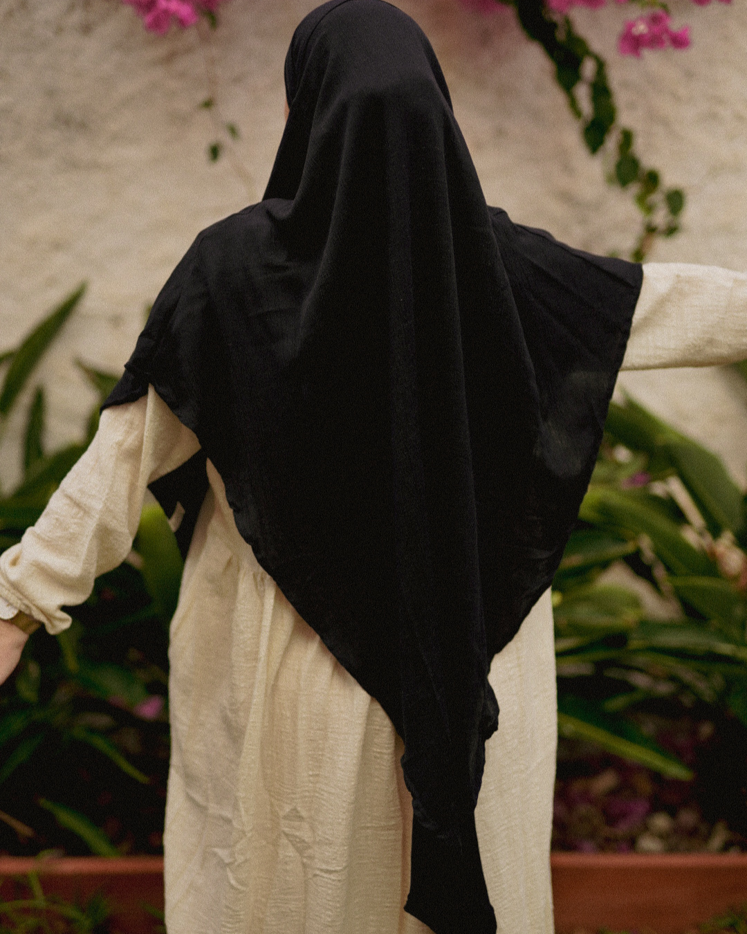 Khimar Sandy in viscose and linen (Black)