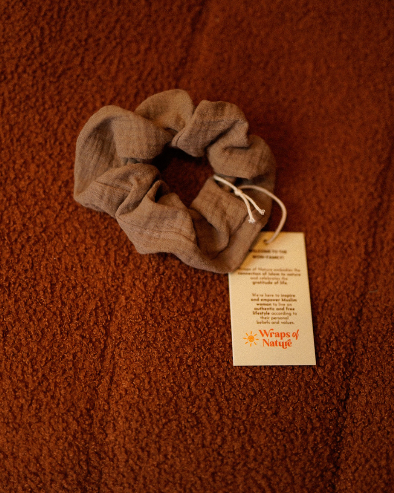 Nature Scrunchie Muslin Taupe