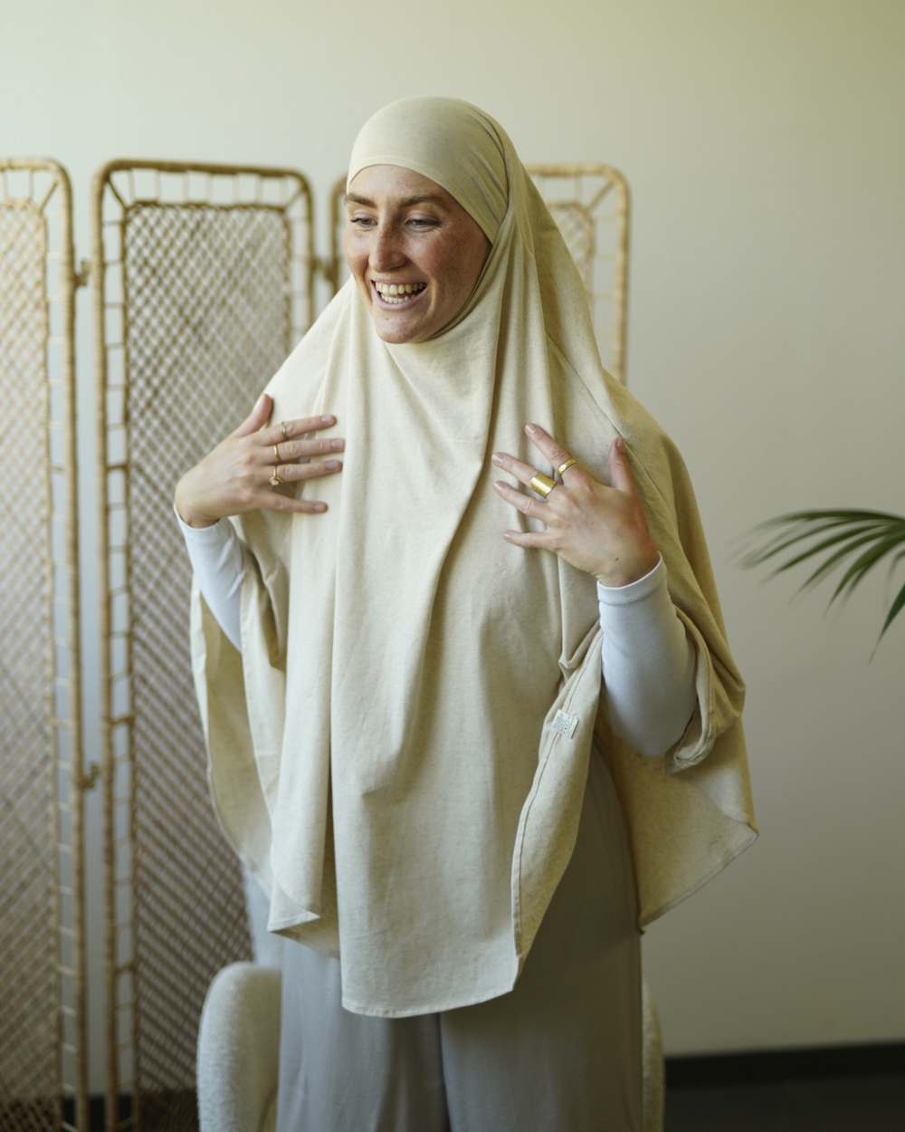 Limited edition Eid Khimar made of cotton and linen - "Vanilla"