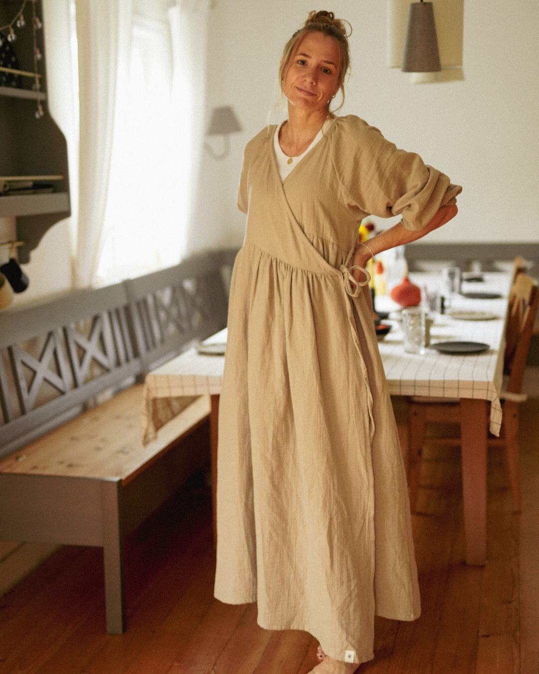 Breastfeeding-friendly wrap abaya "Lunaria" made from organic cotton (Vintage Taupe)